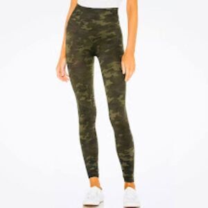 Spanx Look at Me Now Seamless Leggings Core/Tummy Control in Green Camo XL/TG